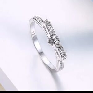 Elegant 925 sterling Silver Bow Ring size 8